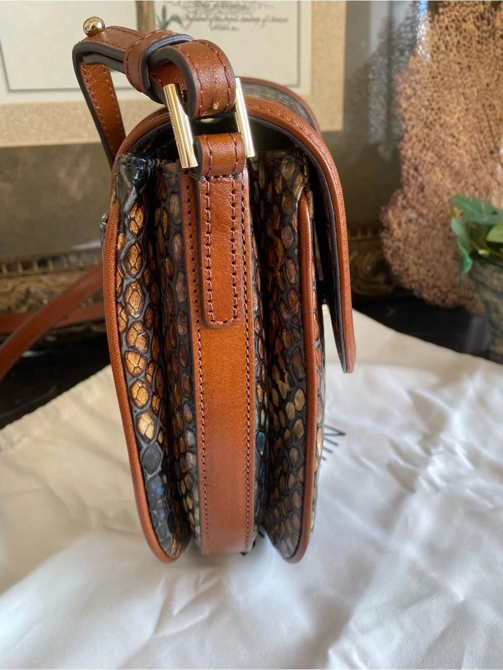 BRAHMIN Curvy EVERLEE CROSSBODY Bag  Featured in beautiful BOTTLE BLUE FLETCHER